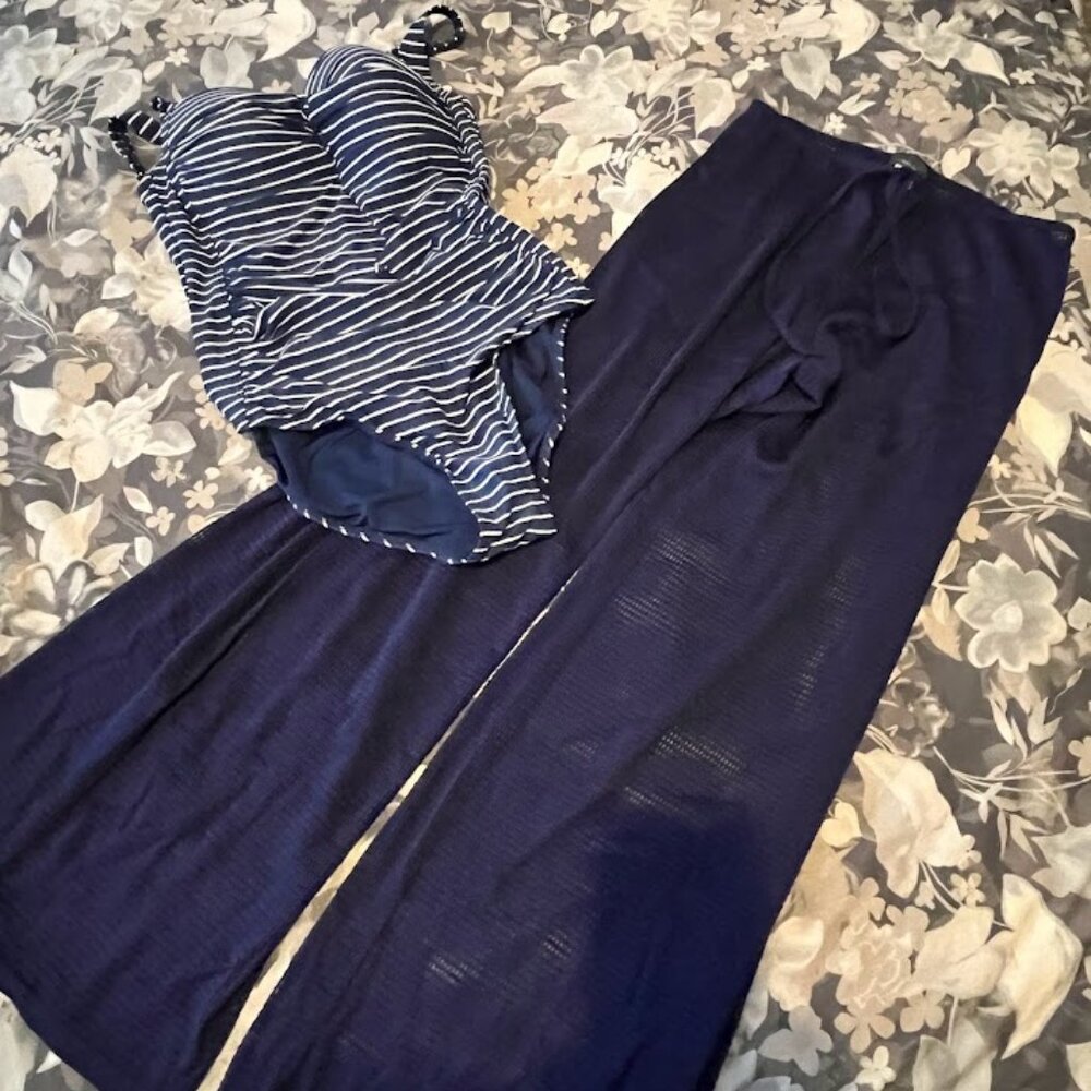 Niptuck Swim navy/ white stripe size 10 - w/ FREE drawstring mesh…
